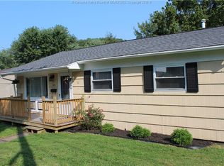 303 Fairview Dr, Hurricane, WV 25526