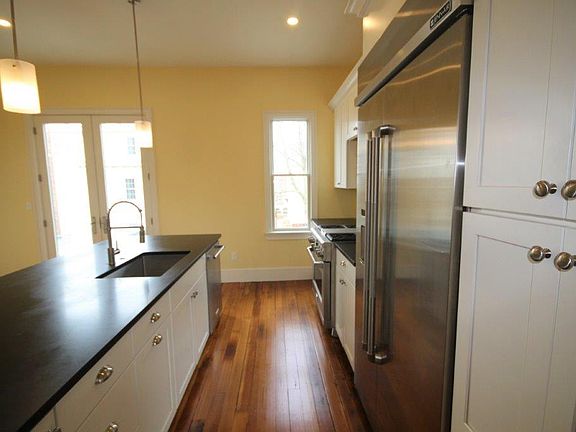 3rd image of 1597 Westminster St Floor 2