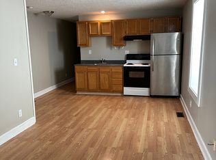 207 19th St APT D, Huntington, WV 25703