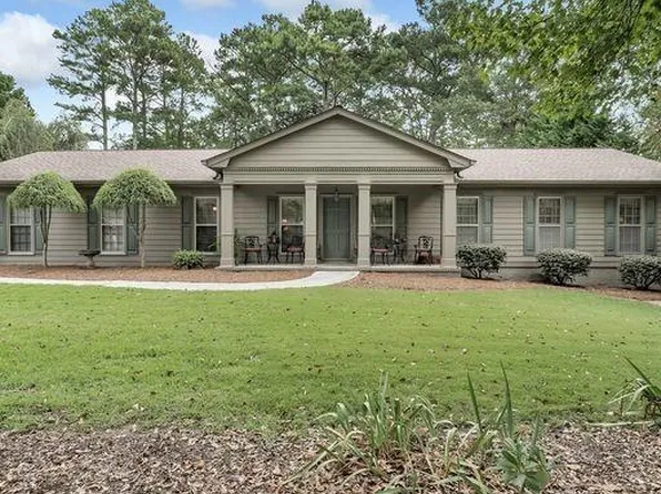 2265 Valley Creek Cir, Snellville, GA 30078