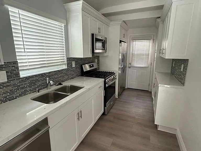 3920-3922 3924 #&-3926 — Photo 6
