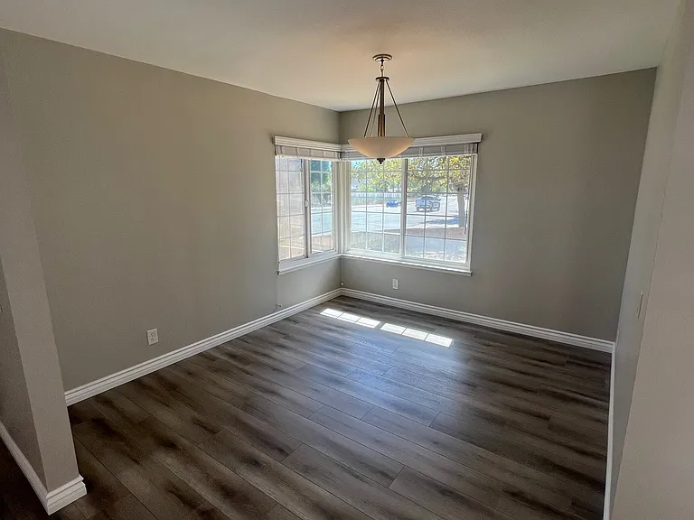 2800 Regina Ave — Photo 5