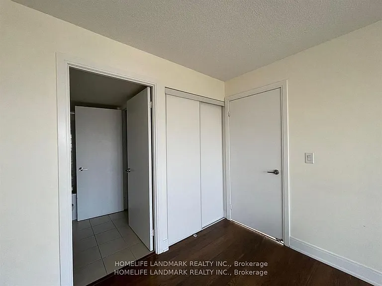 135 Village Green Sq #3923 — Photo 33
