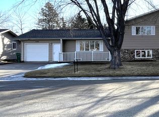 490 Joal Dr, Carrington, ND 58421