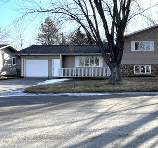 490 Joal Dr, Carrington, ND, 58421