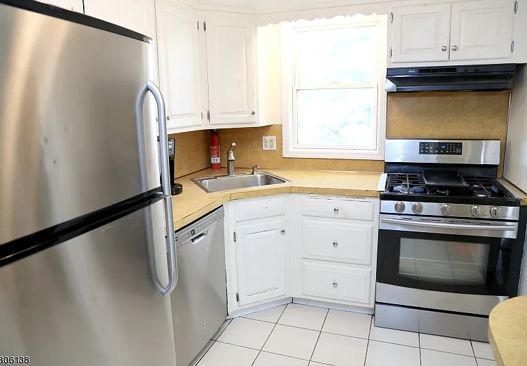 41 Beechwood Rd — Photo 4