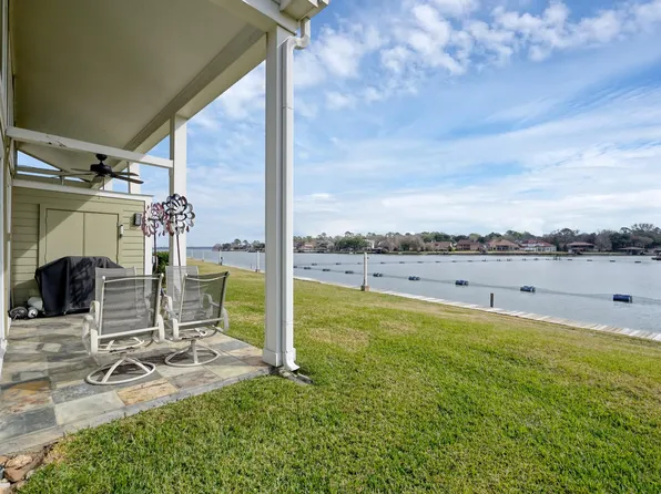 63 April Point Dr S, Montgomery, TX 77356