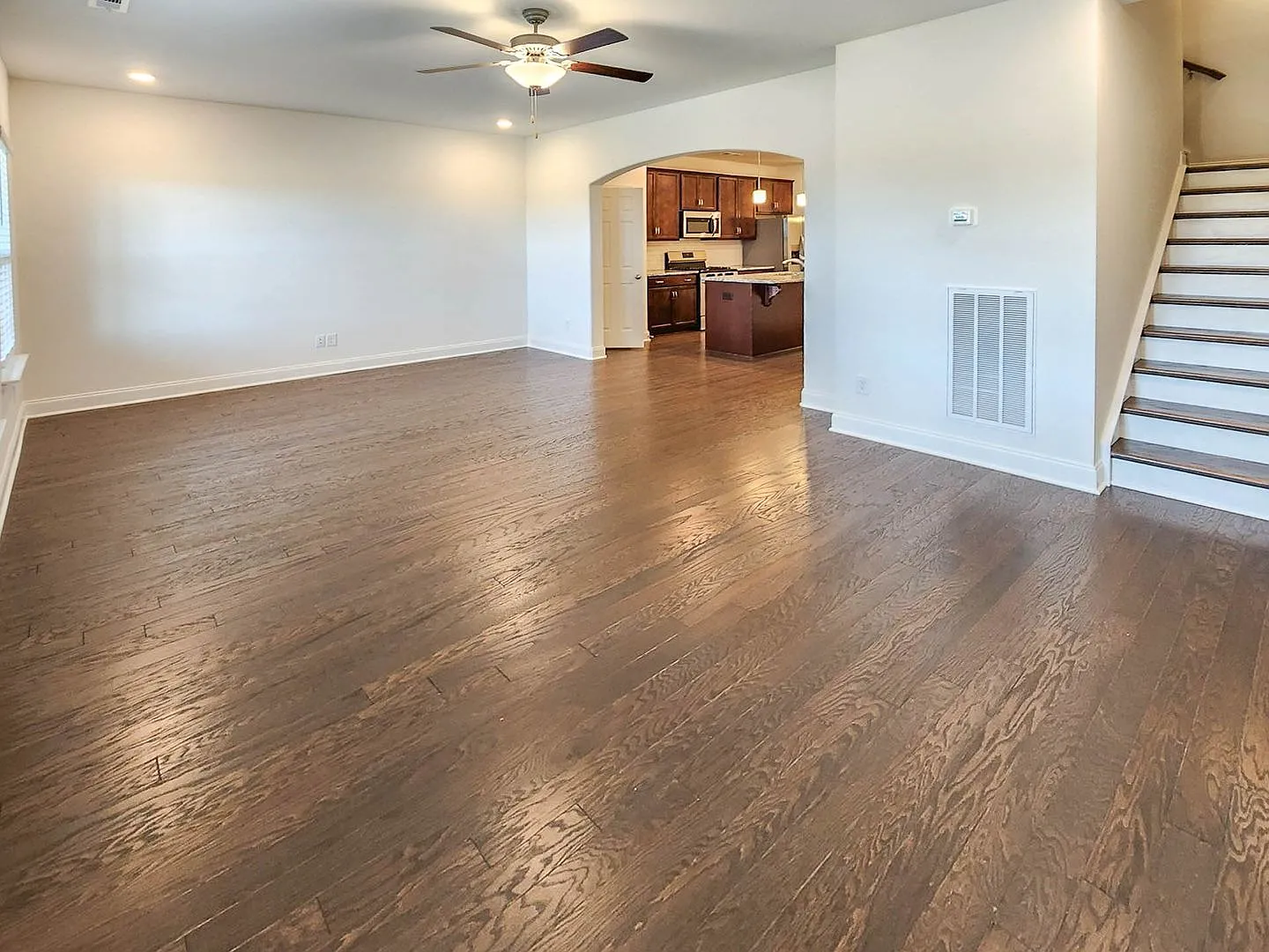 728 Hahn Ct. — Photo 3