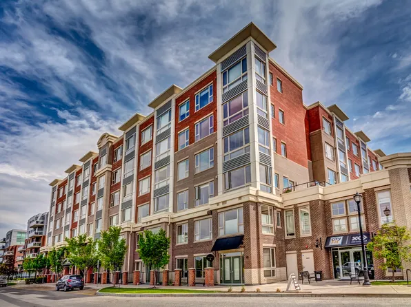35 Inglewood Park SE #212, Calgary, AB T2G 1B5