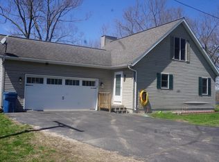 7054 S Rock Nation Rd, Dixon, IL 61021