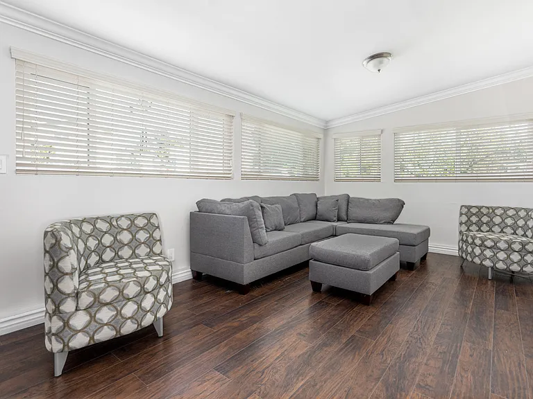 6316 Skyline Dr — Photo 3