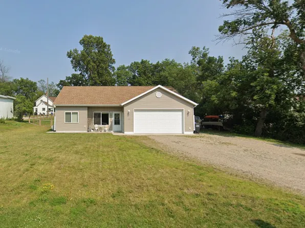 631 Holmes St W, Detroit Lakes, MN 56501