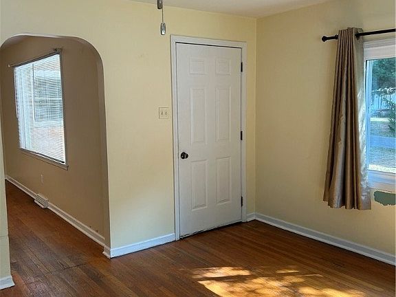 5th image of 11276 East Ave