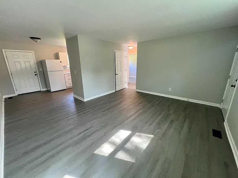 809 S Franklin St — Photo 6