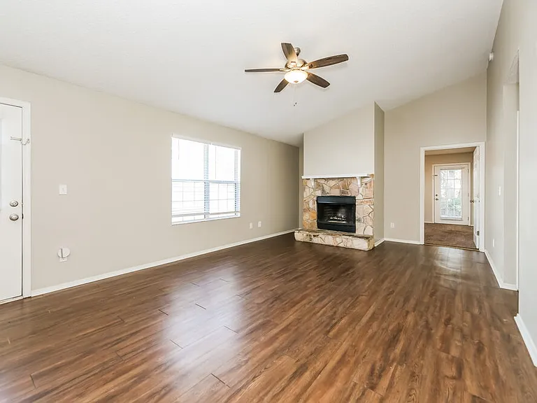 881 Jackson Rd — Photo 6