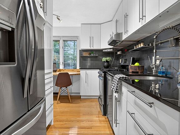 4th image of 4 Oak Ridge Dr Unit 6