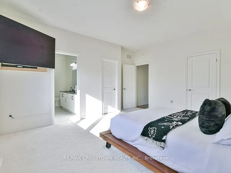 104 Shepherd Dr — Photo 31