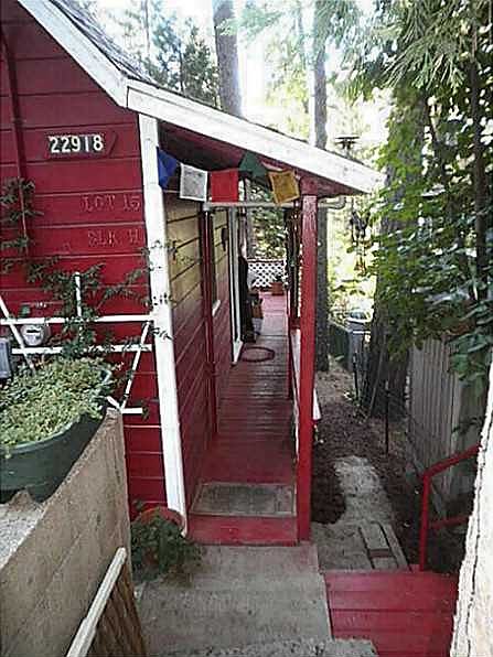 2nd image of 22918 Laurel Ln