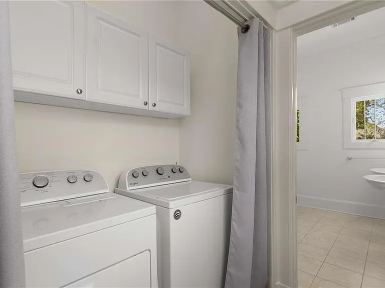 648 Cresthill Ave NE — Photo 37