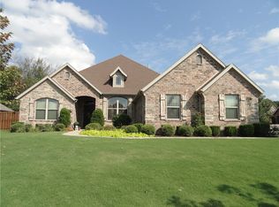 2406 Pierre Crossing St, Fayetteville, AR 72704