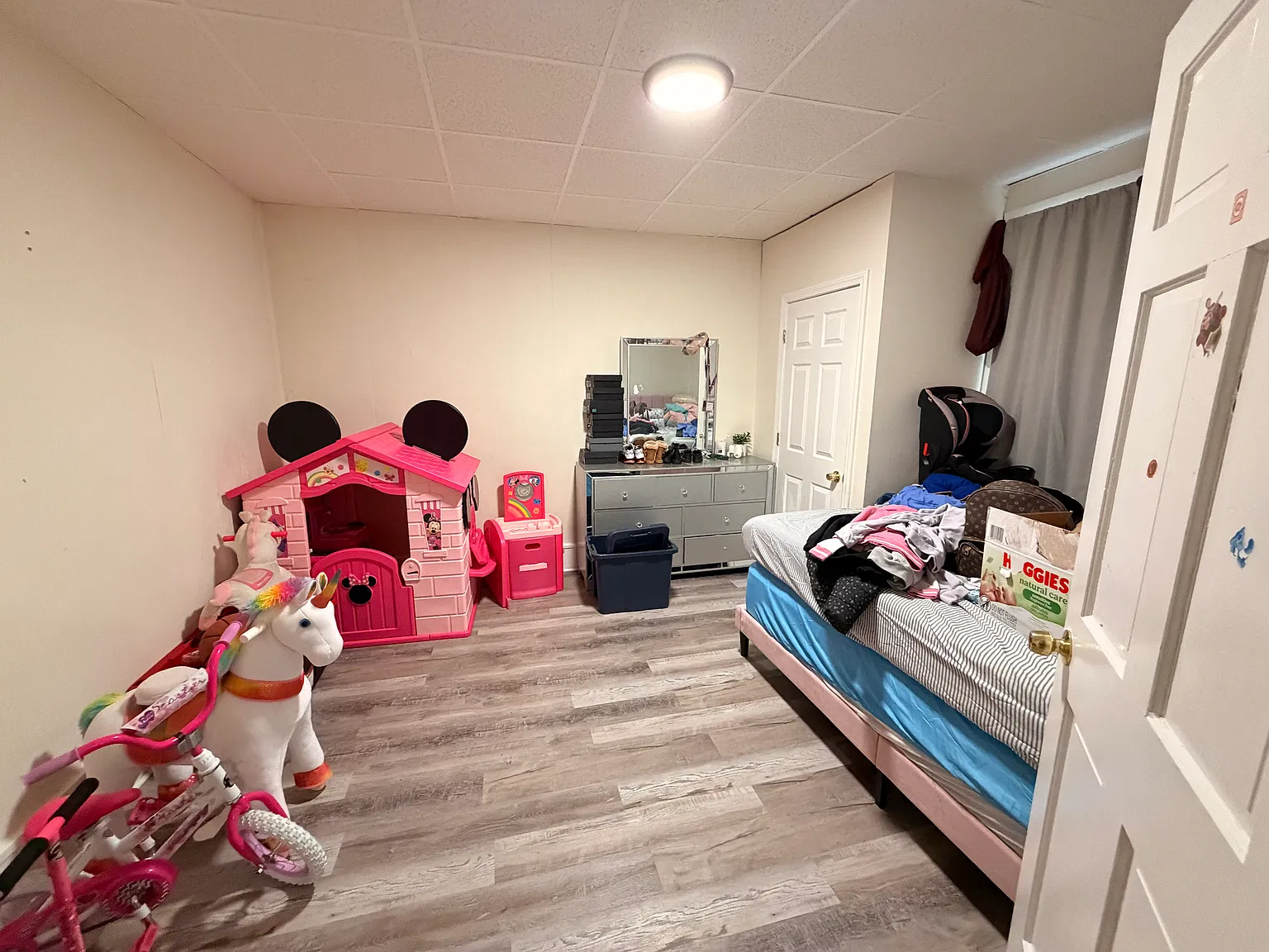 3 bed, 1300 sqft, $2,200 — Photo 3