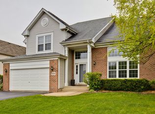 1069 Cormar Dr, Lake Zurich, IL 60047