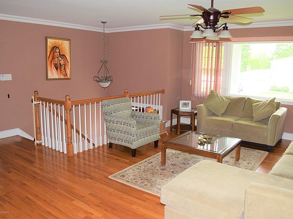 5th image of 206 Tanglewood Ct