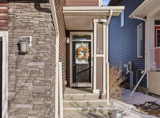 54 W Crestbrook Dr SW, Calgary, AB T3B6G4