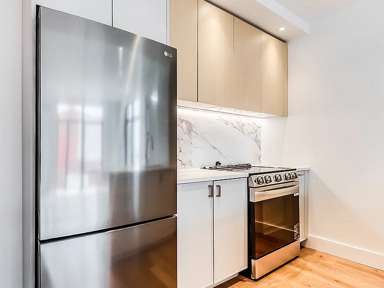 38-38 32nd St #910 — Photo 14