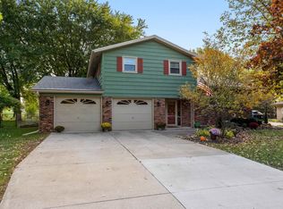 1203 Stead Dr, Menasha, WI 54952