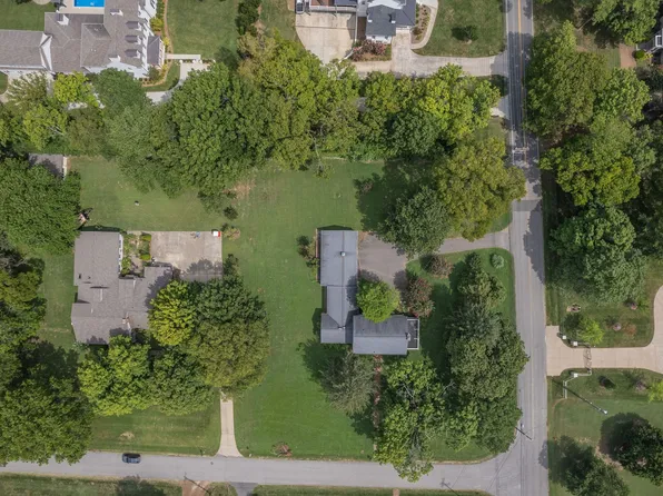 1000 Stonewall Dr, Nashville, TN 37220