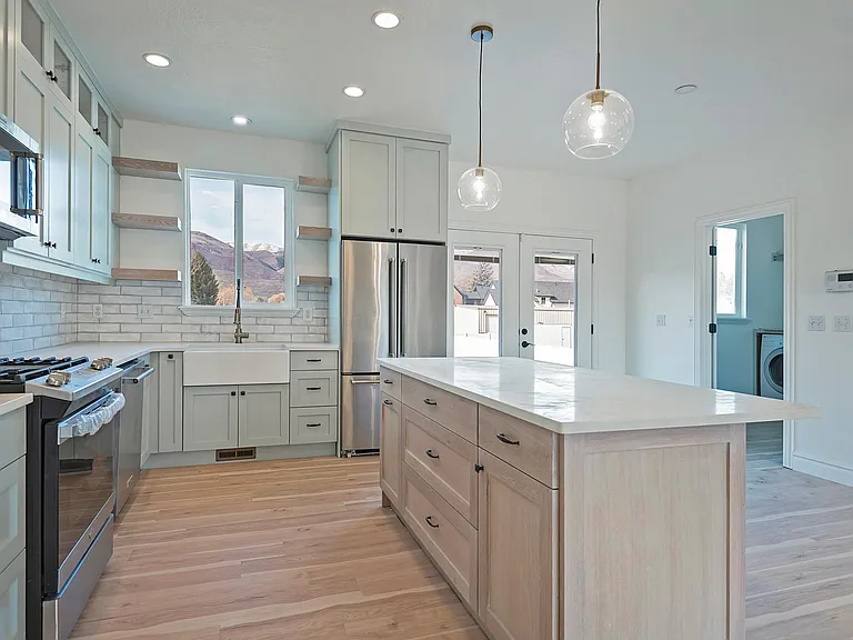 75 N 200 E — Photo 6