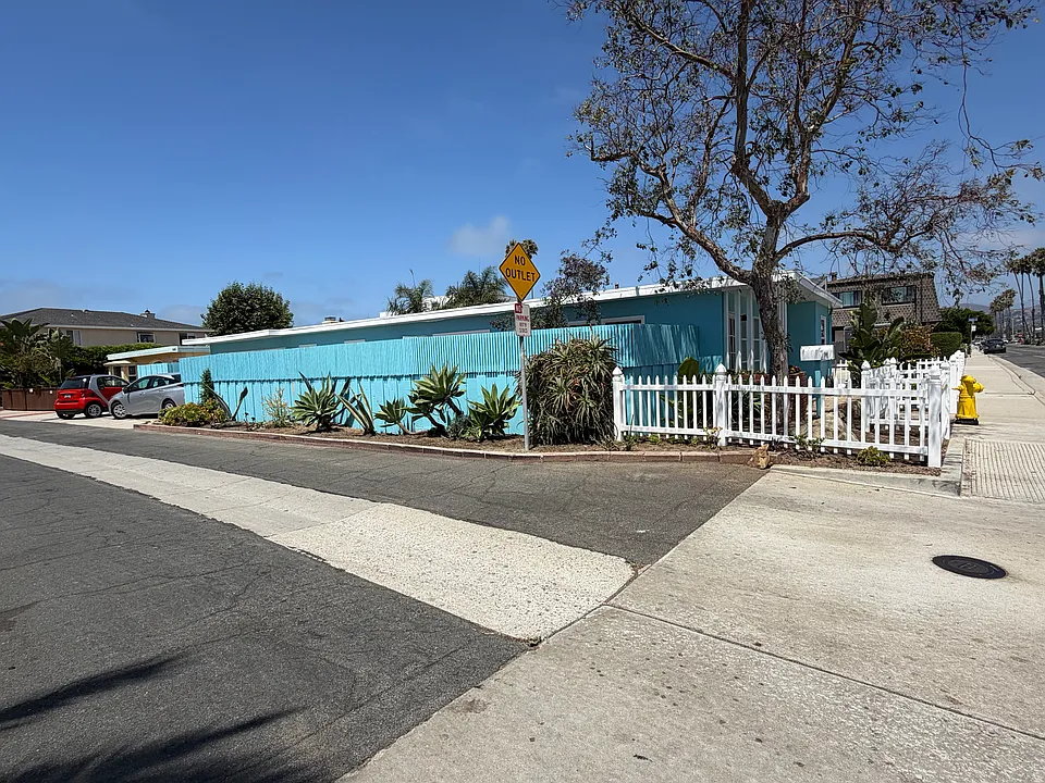 2708 Pierpont Blvd