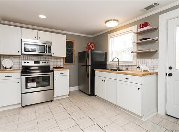 5th image of 1369 Melviney St