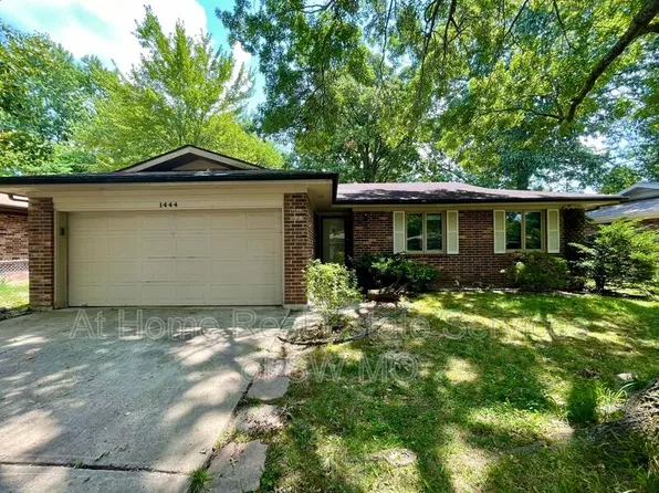 1444 S Gelven Ave, Springfield, MO 65804