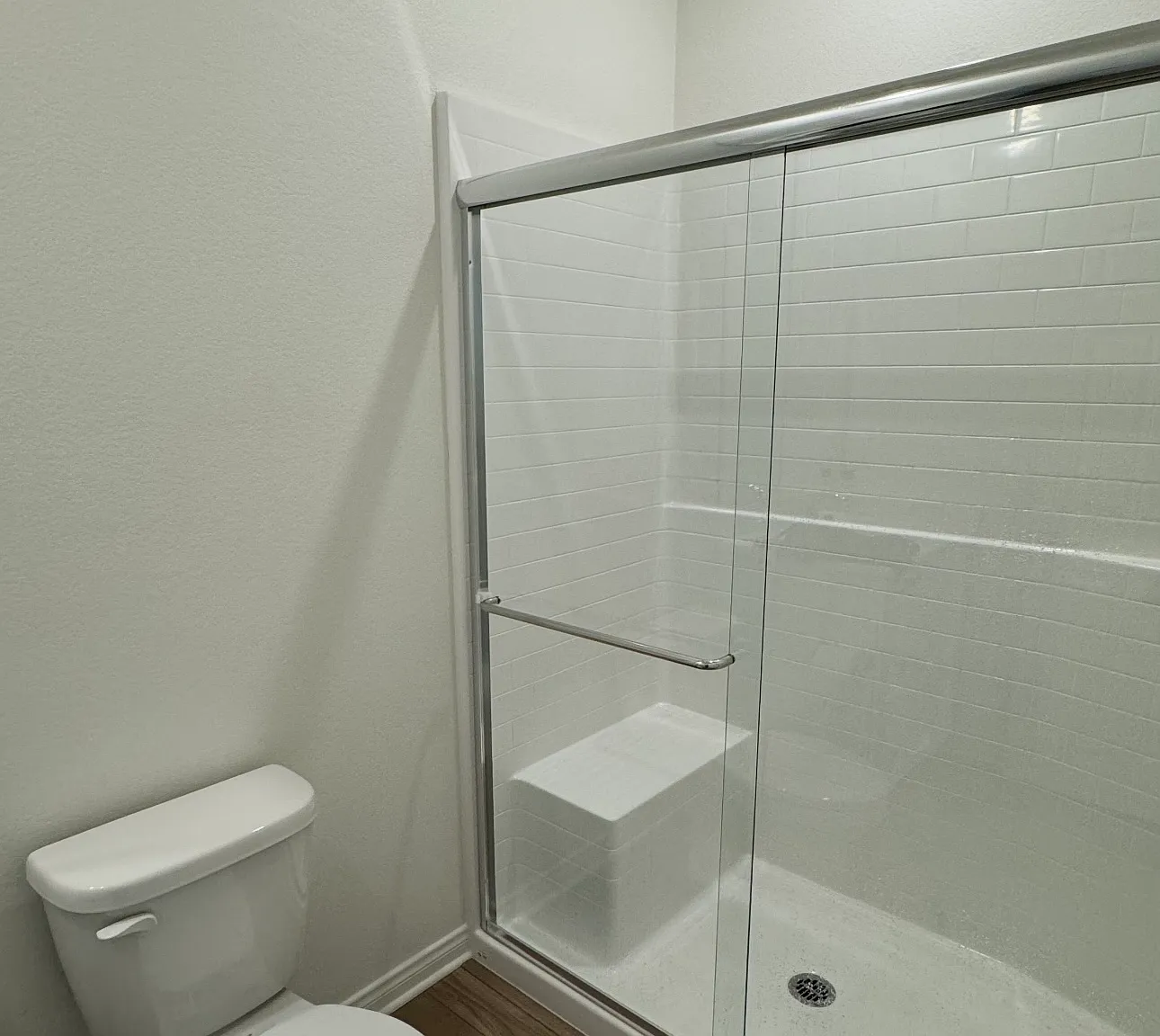 4 bed, 1976 sqft, $3,800 — Photo 4
