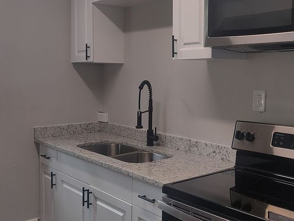 4th image of 641 N Orange Ave #68B65112C