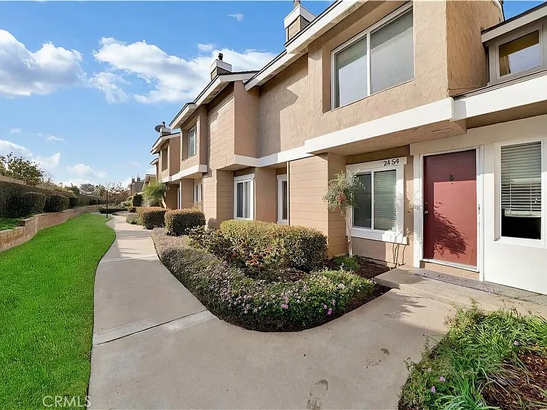 2454 Chinook Dr — Photo 1