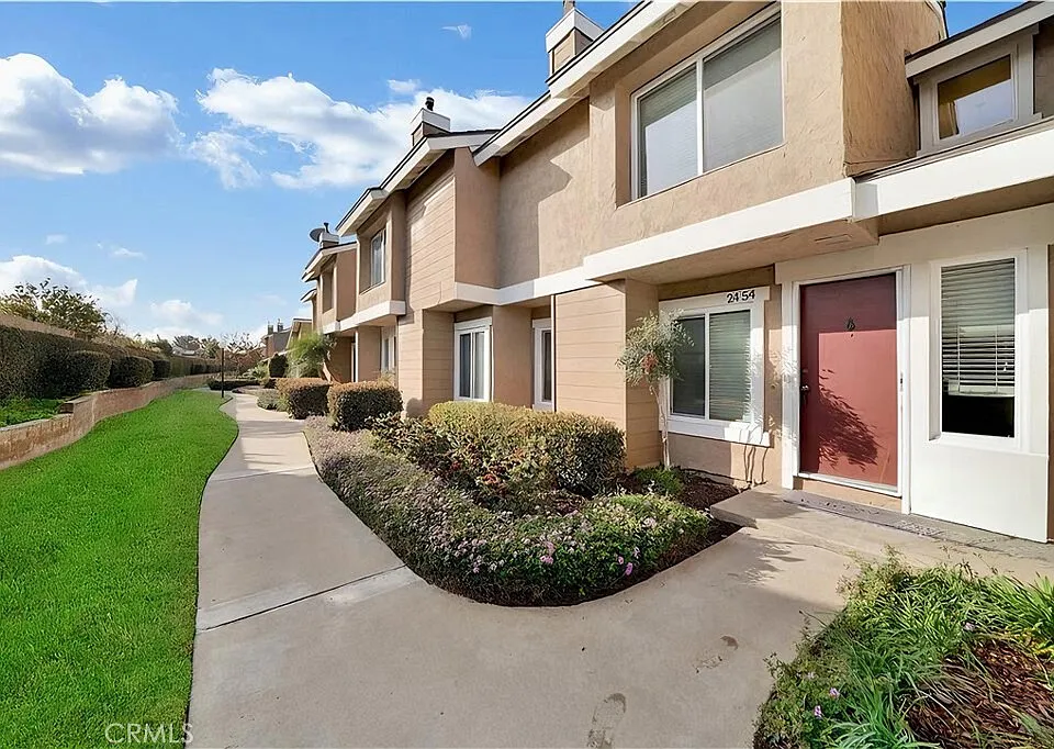 2454 Chinook Dr