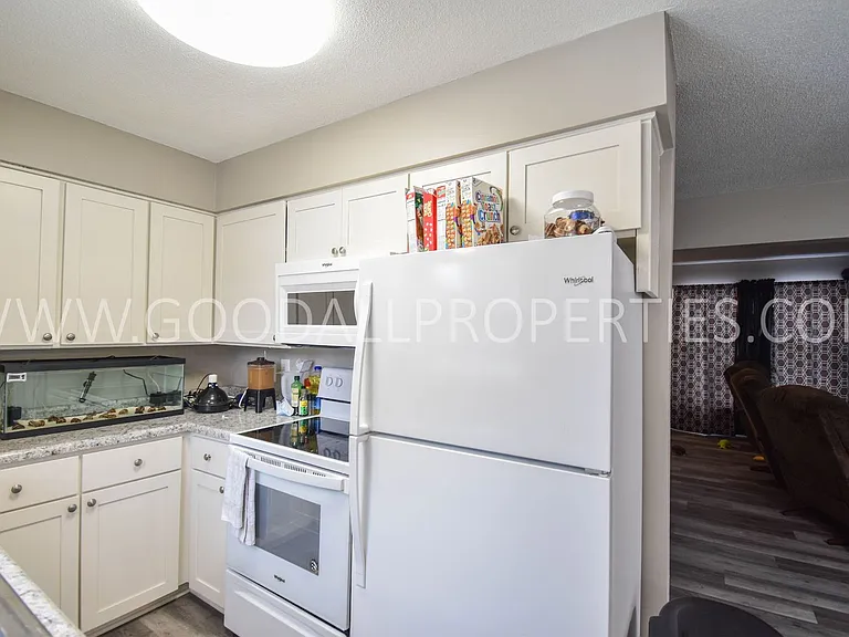 1932 E 29th St — Photo 3