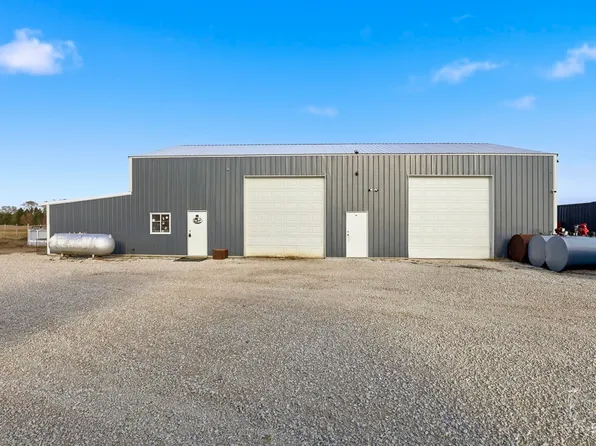 335 N 9250e Rd, Momence, IL 60954