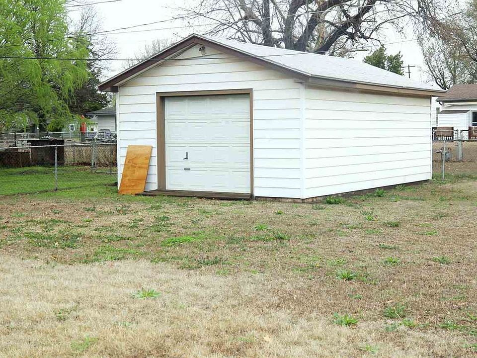 2nd image of 2310 E Ash Ave