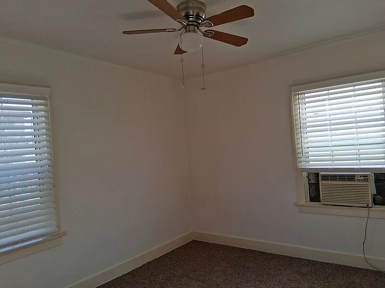 12818 E Penn St — Photo 13