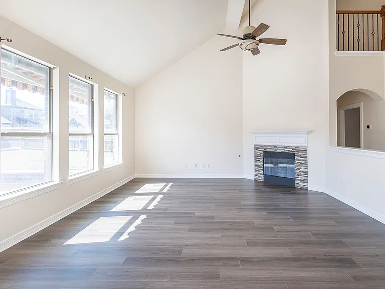 2905 Preston Ln — Photo 28