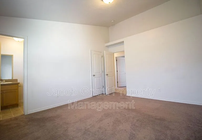 1648 N Stevens Dr #B — Photo 8
