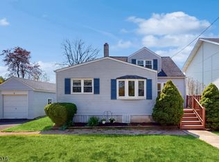 23 Ardmaer Dr, Bridgewater, NJ 08807