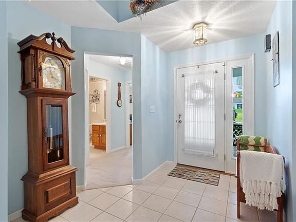 5th image of 207 Tralee Dr