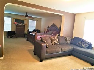 7926 McGowen Fld, San Antonio, TX 78227