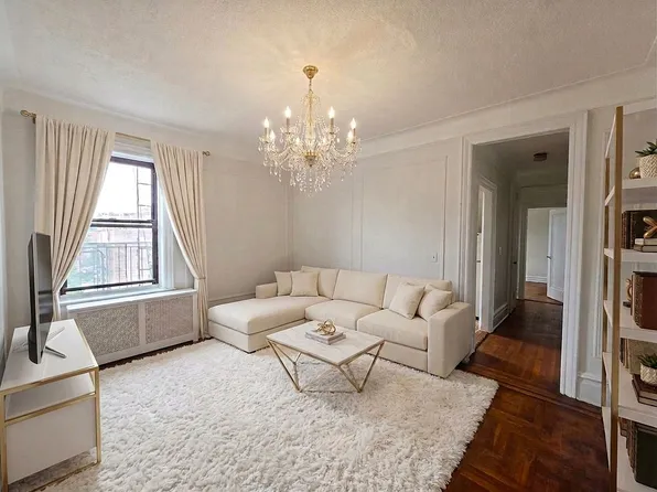 31-14 Crescent St #7D, Astoria, NY 11106