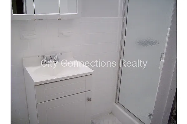 Rented by City Connections Realty | media 15
